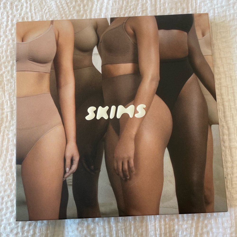 Skims Control Core Thong - Size S/M - Color Onyx